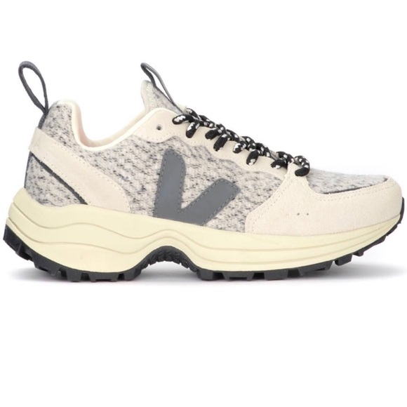 Women’s Veja Venturi - Picture 1 of 5
